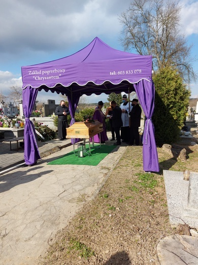 Pochówek ks. Henryka Pragi w rodzinnym grobowcu