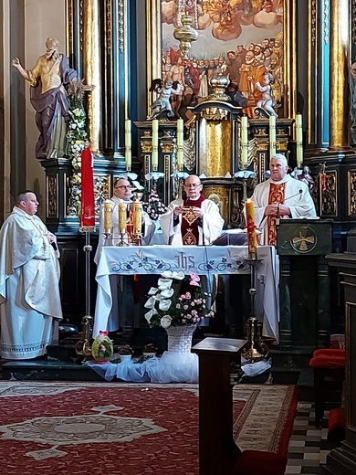 Pochówek ks. Henryka Pragi w rodzinnym grobowcu