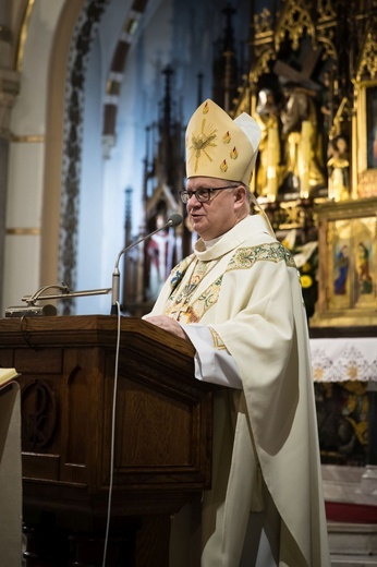 Przekazanie relikwii św. Arnolda Janssena i św. Józefa Freinademetza nyskiemu hospicjum