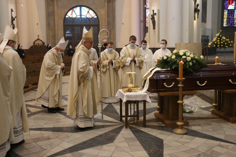 Katowicka katedra. Msza św. w intencji zmarłego ks. Józefa Pawliczka
