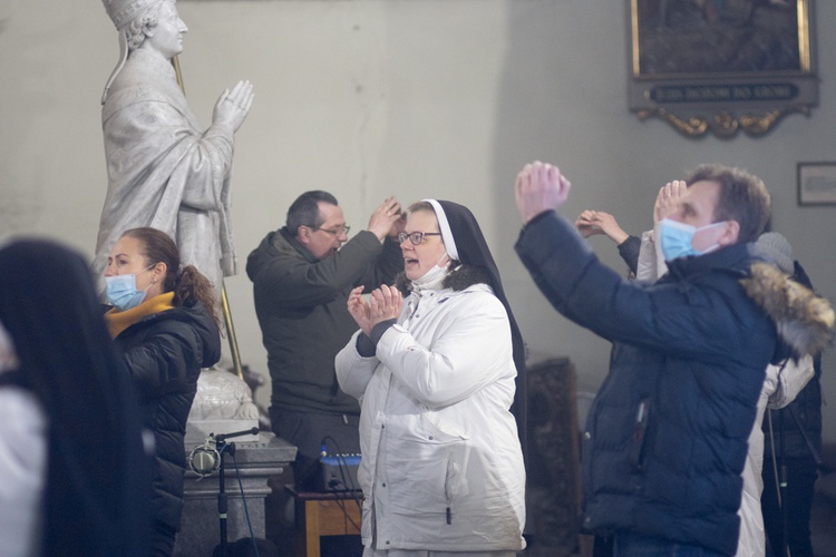 Przygotowanie do przyjęcia I Komunii św. u kłodzkich jezuitów