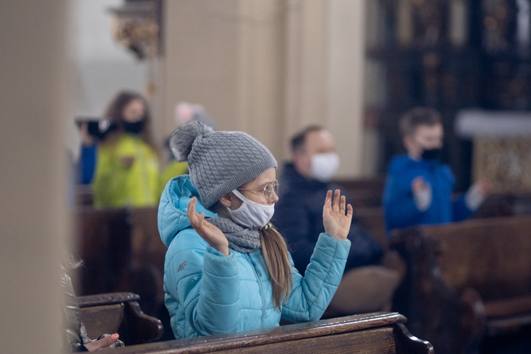Przygotowanie do przyjęcia I Komunii św. u kłodzkich jezuitów