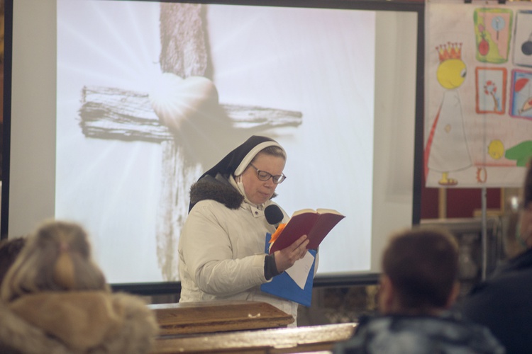 Przygotowanie do przyjęcia I Komunii św. u kłodzkich jezuitów