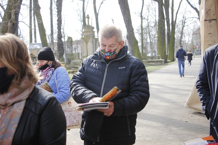 Skierniewice. XV Sympozjum "Dar Życia". Msza św.