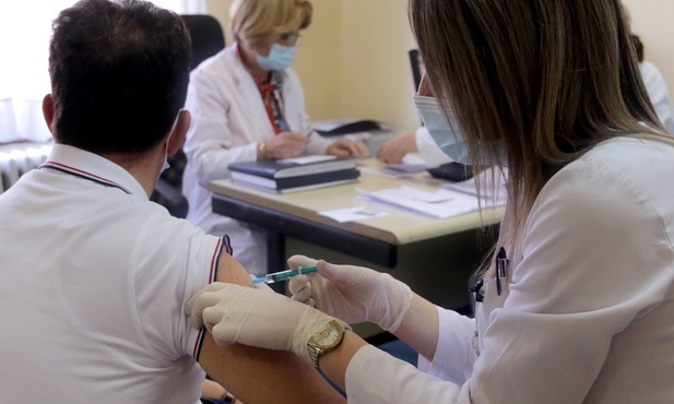Rzecznik MZ: We wtorek powiaty poznają potrzebny potencjał punktów szczepień w swoim regionie