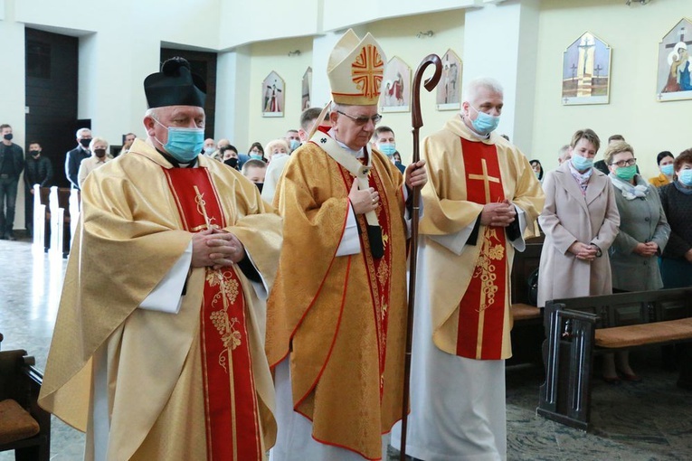 Abp Stanisław Budzik konsekrował kościół w Strzeszkowicach