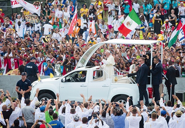 ▲	Młodzież ufa papieżowi Franciszkowi.