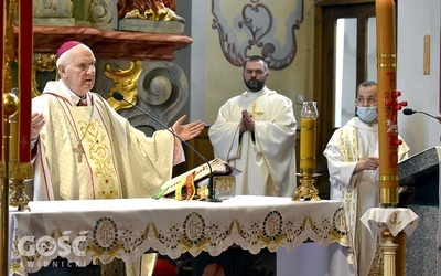 Bp Ignacy zaraz po rozpoczęciu celebry w kościele pw. św. Józefa.