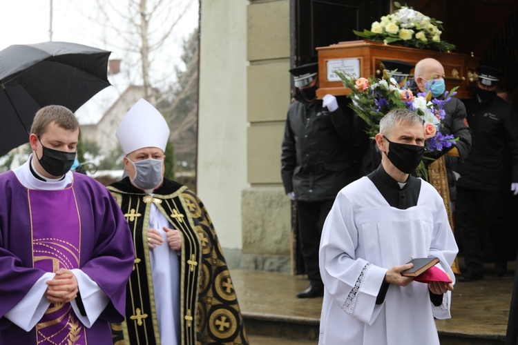 Pogrzeb śp. ks. prał. Krzysztofa Ryszki w Bielsku-Białej Wapienicy