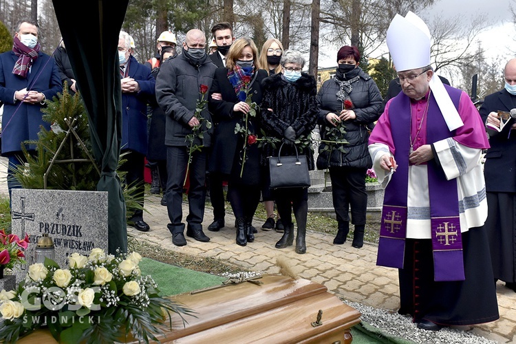 Pogrzeb Kazimierza Regmunta, brata bp. Stefana z diecezji zielonogórsko-gorzowskiej