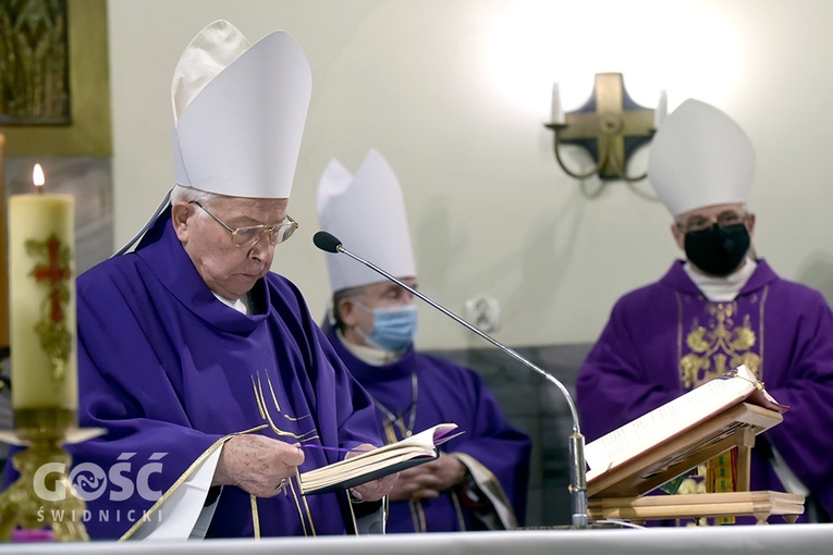 Pogrzeb Kazimierza Regmunta, brata bp. Stefana z diecezji zielonogórsko-gorzowskiej