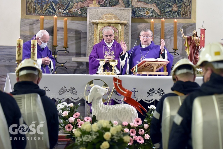 Pogrzeb Kazimierza Regmunta, brata bp. Stefana z diecezji zielonogórsko-gorzowskiej