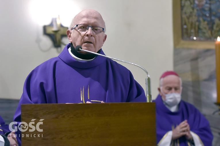 Pogrzeb Kazimierza Regmunta, brata bp. Stefana z diecezji zielonogórsko-gorzowskiej