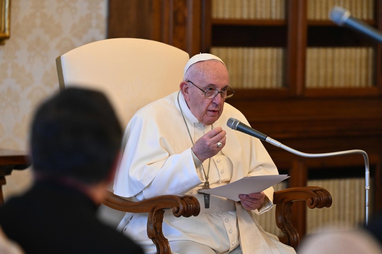 Franciszek przyjął nuncjusza apostolskiego w Polsce