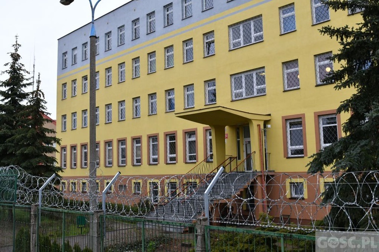 Chrzest i bierzmowanie w Zakładzie Poprawczym i Schronisku dla Nieletnich