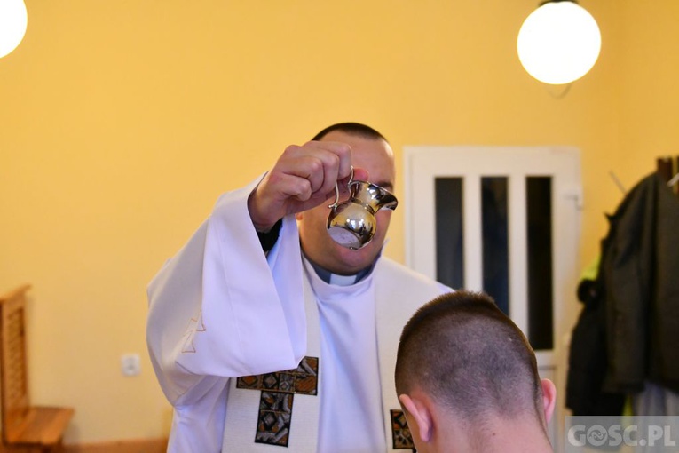 Chrzest i bierzmowanie w Zakładzie Poprawczym i Schronisku dla Nieletnich