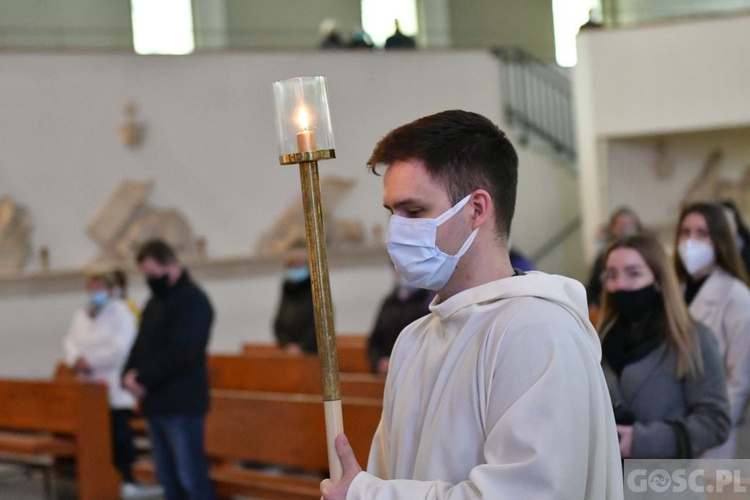 Czuwanie dla młodzieży "Spotkać Zmartwychwstałego" w Zielonej Górze