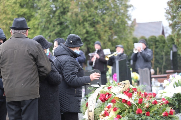 Ostatnie pożegnanie organisty śp. Rudolfa Karety w Jasienicy