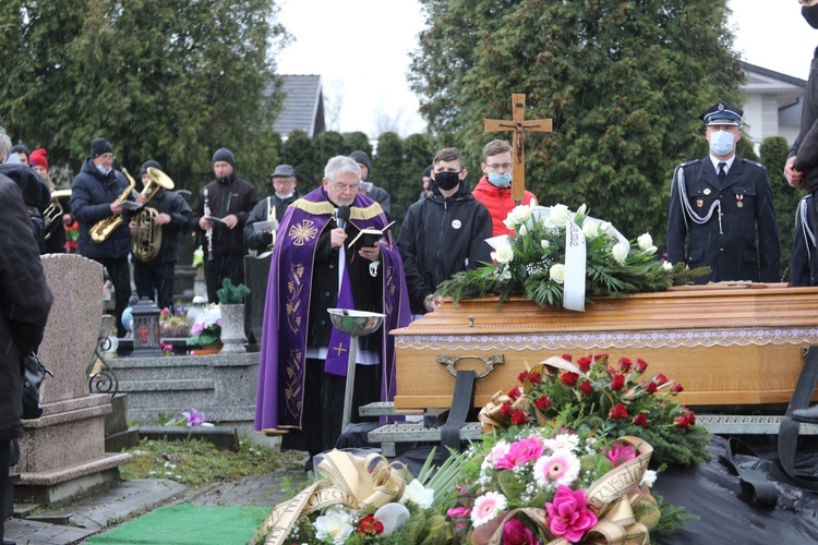 Ostatnie pożegnanie organisty śp. Rudolfa Karety w Jasienicy