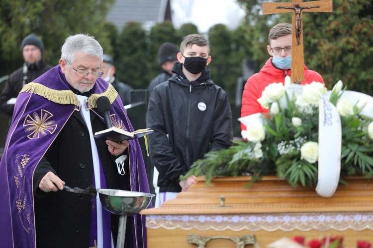 Ostatnie pożegnanie organisty śp. Rudolfa Karety w Jasienicy