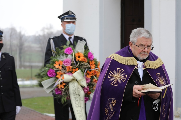 Ostatnie pożegnanie organisty śp. Rudolfa Karety w Jasienicy