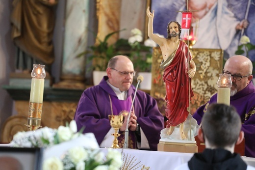 Ostatnie pożegnanie organisty śp. Rudolfa Karety w Jasienicy