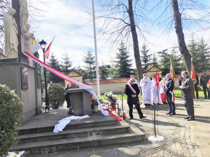 Msza św. za ofiary zbrodni katyńskiej i katastrofy smoleńskiej