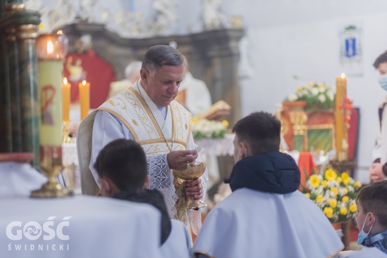 Lutomia Dolna. Intronizacja relikwii św. Jana Pawła II