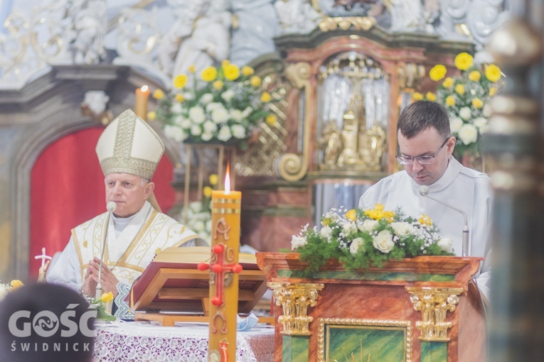 Lutomia Dolna. Intronizacja relikwii św. Jana Pawła II