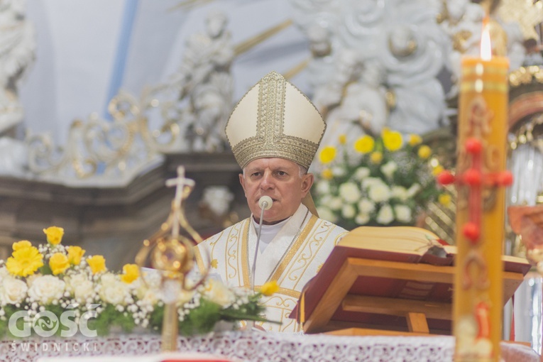 Lutomia Dolna. Intronizacja relikwii św. Jana Pawła II