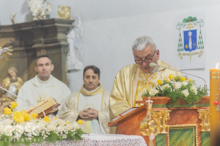 Lutomia Dolna. Intronizacja relikwii św. Jana Pawła II