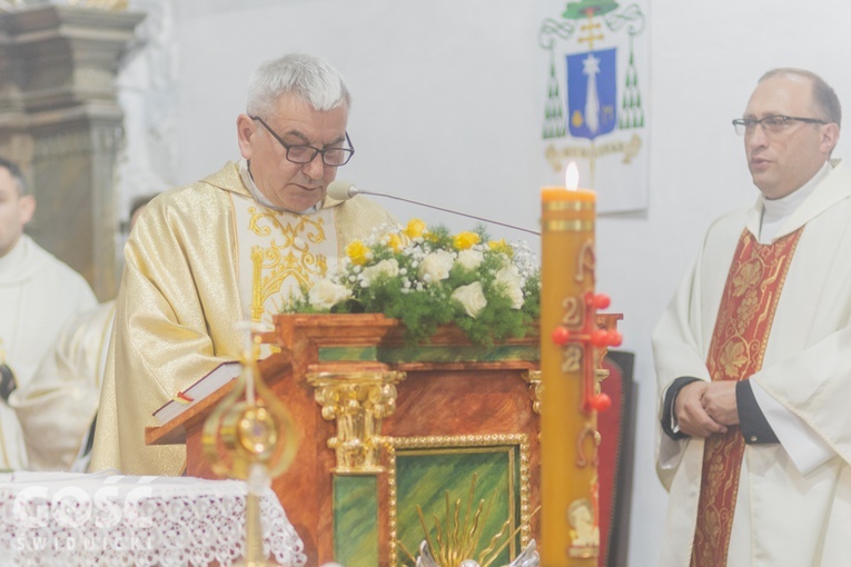 Lutomia Dolna. Intronizacja relikwii św. Jana Pawła II