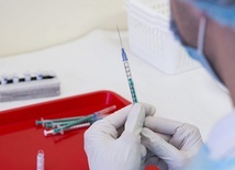 Dworczyk dla Rz: Wkrótce wszyscy będą mieli skierowanie na szczepienia