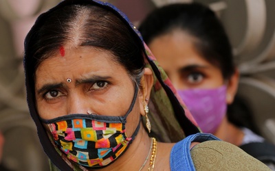 Indie: Ponad ćwierć miliona nowych zakażeń koronawirusem