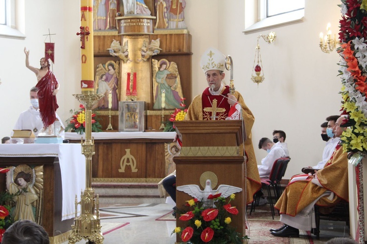 W Stróżach posługę przy ołtarzu pełni blisko 100 chłopców i mężczyzn