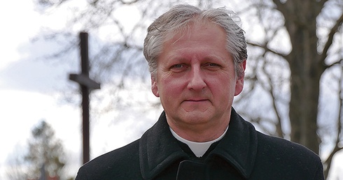 	Ks. kan. Krzysztof Nowak, proboszcz parafii pw. Miłosierdzia Bożego w Gdańsku-Migowie.