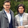 	Lidia Witkowska i Waldemar Fijołek zachęcają  do zapoznania się z ofertą.