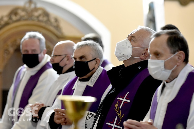 Pogrzeb ks. Stanisława Pluty, wieloletniego proboszcza parafii w Wirach