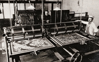 Wymyślona przez niego w 1903 r. elektryczna maszyna do cięcia kart.