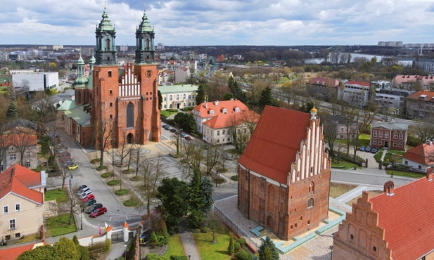 Po latach gruntownej renowacji w 1055. rocznicę chrztu Polski otwarto na nowo kościół pw. Najświętszej Maryi Panny  in Summo Posnaniensi.