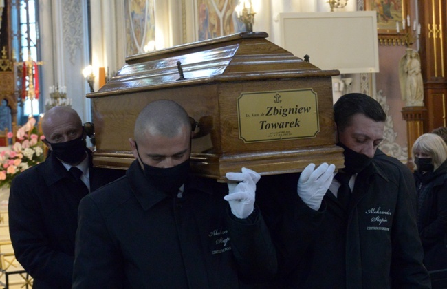 Uroczystości pogrzebowe ks. Zbigniewa Towarka