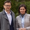 Lidia Witkowska i Waldemar Fijołek zachęcają do zapoznania się z ofertą.