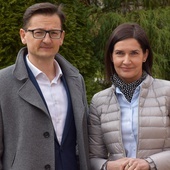 Lidia Witkowska i Waldemar Fijołek zachęcają do zapoznania się z ofertą.