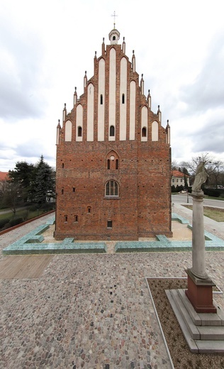 Kościół Najświętszej Maryi Panny in Summo na Ostrowie Tumskim w Poznaniu.