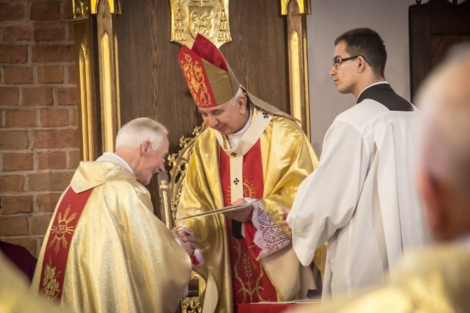 Abp Wojciech Ziemba w obiektywie GN