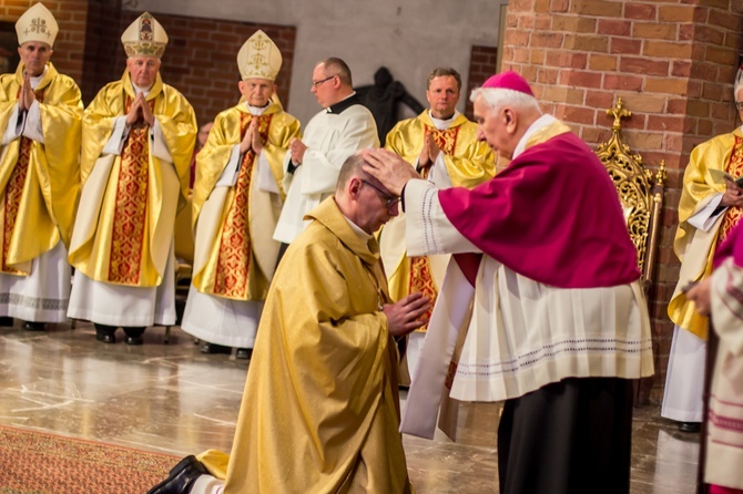 Abp Wojciech Ziemba w obiektywie GN