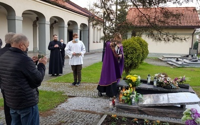 Pogrzebień. Nagrobek już jest, prochy misjonarza będą sprowadzone z Peru w przyszłości