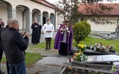 Pogrzebień. Poświęcenie symbolicznego nagrobka ks. Jana Pytlika