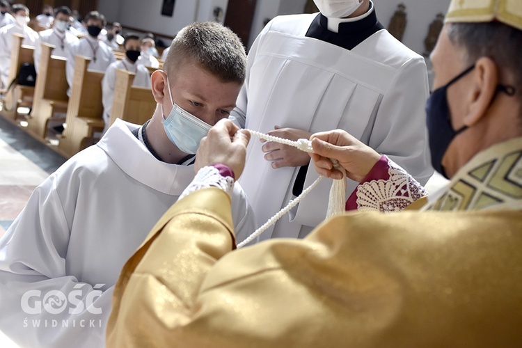 Błogosławieństwo ceremoniarzy i lektorów w diecezji świdnickiej 2021