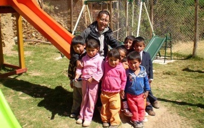 Nadia opiekowała się dziećmi ze slumsów.